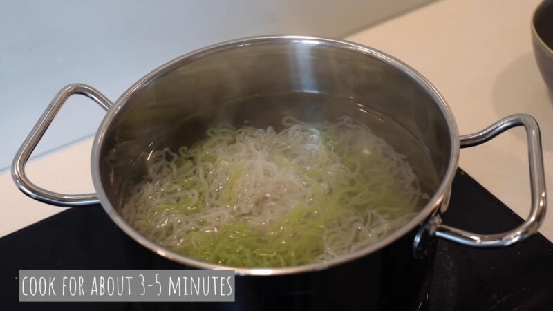 Shirataki Noodles boiling